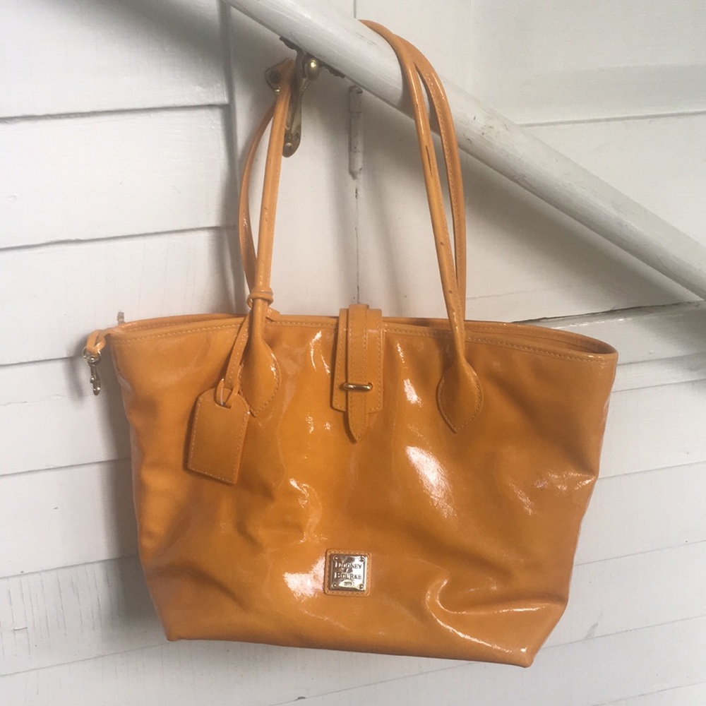 DOONEY & BOURKE Tote Patent Yellow
